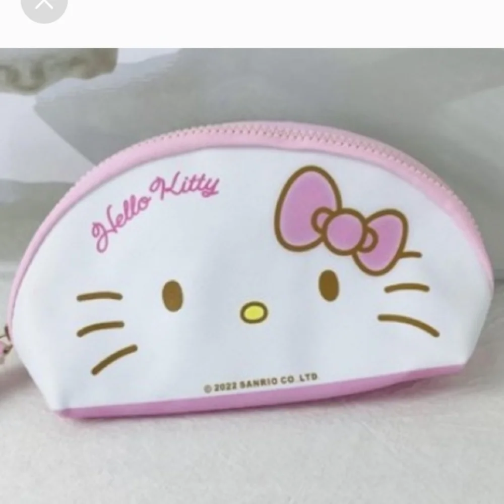 Hello Kitty Travel Cosmetic Case Med Sm and FREE Hello Kitty earrings Set NEW